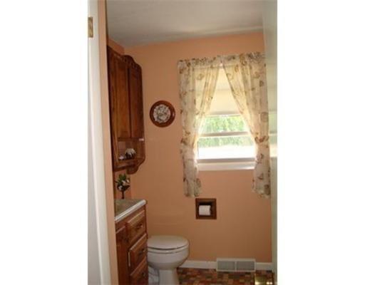 119 Garnet St, Springfield, MA 01129 photo 21