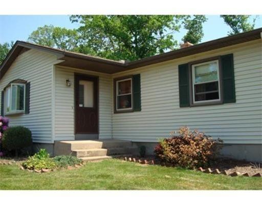 119 Garnet St, Springfield, MA 01129 photo 2