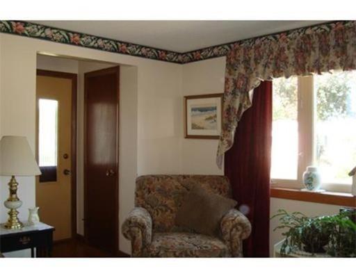 119 Garnet St, Springfield, MA 01129 photo 5