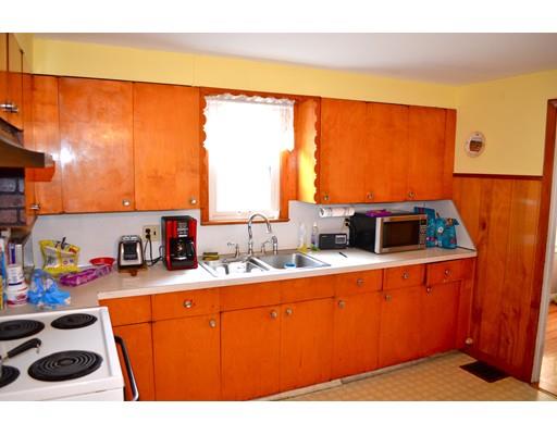 80 Seneca St, Springfield, MA 01151 photo 8