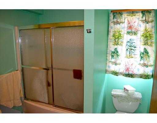 80 Seneca St, Springfield, MA 01151 photo 12