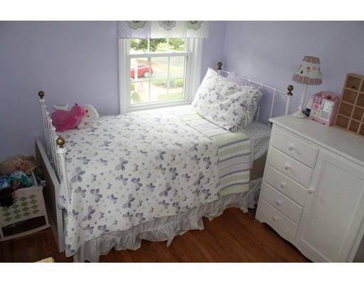 190 Emerson St, Springfield, MA 01118 photo 6