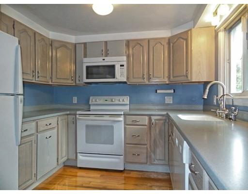 4 Edgemont Ave, Reading, MA 01867 photo 6