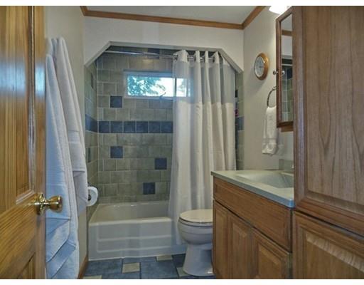 4 Edgemont Ave, Reading, MA 01867 photo 18