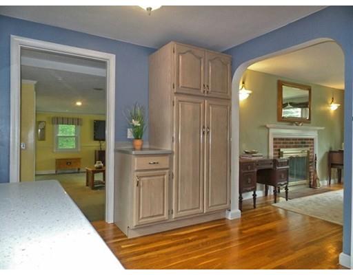 4 Edgemont Ave, Reading, MA 01867 photo 8