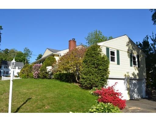 4 Edgemont Ave, Reading, MA 01867 photo 2