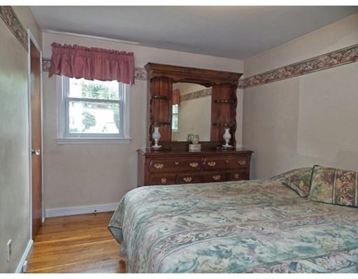 4 Edgemont Ave, Reading, MA 01867 photo 12