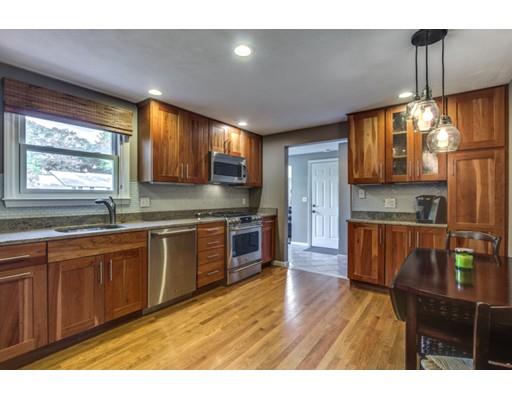 8 Brewster Dr, Needham, MA 02492 photo 4
