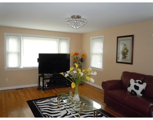 272 Hartwick St, Springfield, MA 01108 photo 12