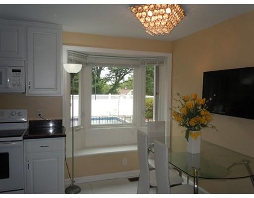 272 Hartwick St, Springfield, MA 01108 photo 9