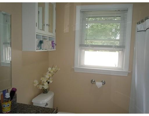 272 Hartwick St, Springfield, MA 01108 photo 17