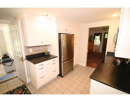 97 Edgebrook Rd, Framingham, MA 01701 photo 5