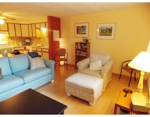 12 Locust St #1B, Everett, MA 02149 photo 4