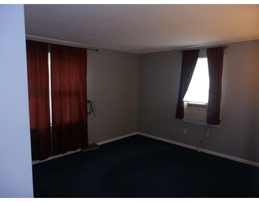 33 Groton St, Springfield, MA 01129 photo 9