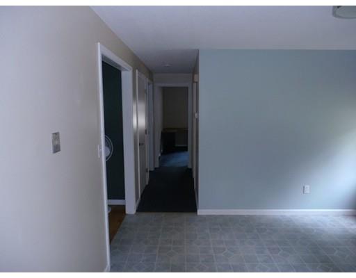 33 Groton St, Springfield, MA 01129 photo 8