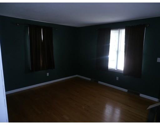 33 Groton St, Springfield, MA 01129 photo 13