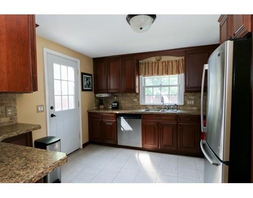101 Martel Rd, Springfield, MA 01119 photo 14