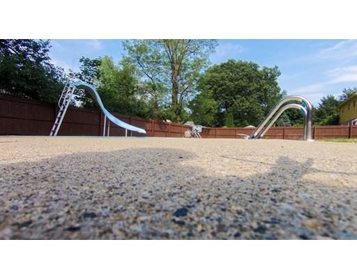 101 Martel Rd, Springfield, MA 01119 photo 4