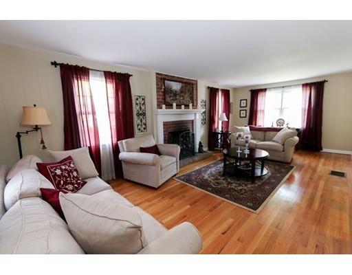 101 Martel Rd, Springfield, MA 01119 photo 12