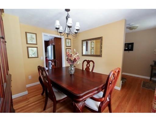 101 Martel Rd, Springfield, MA 01119 photo 8