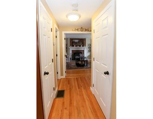 101 Martel Rd, Springfield, MA 01119 photo 10