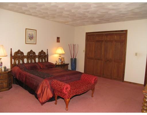 727 Mohawk Dr, Fall River, MA 02722 photo 9