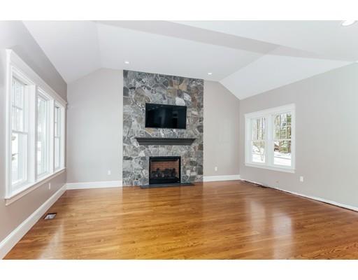 93 Beacon St, Marblehead, MA 01945 photo 12