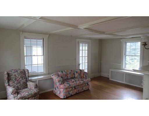 61 Gregory St, Marblehead, MA 01945 photo 4