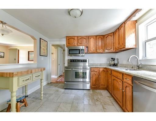 20 Hampton Rd, Natick, MA 01760 photo 2