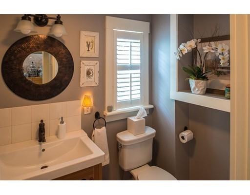 16 Central St, Marblehead, MA 01945 photo 7