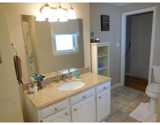 66 Christopher St, Chicopee, MA 01020 photo 18