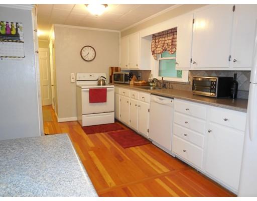 66 Christopher St, Chicopee, MA 01020 photo 8