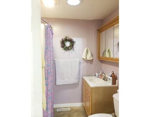 2 Burton Ct, Worcester, MA 01607 photo 12