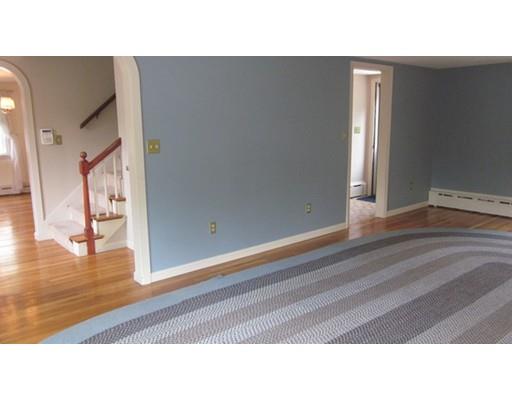 11 Curtis St, Marblehead, MA 01945 photo 3