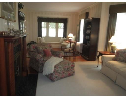 54 Garfield St, Springfield, MA 01108 photo 4
