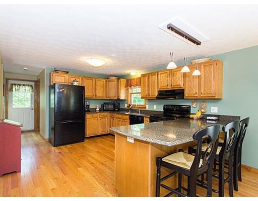 7 Boyden St, Beverly, MA 01915 photo 4