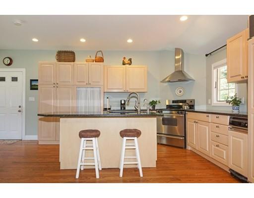 4 Oneida Rd, Acton, MA 01720 photo 2