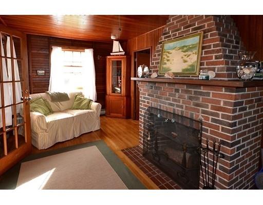 11 Boston Pl, Buzzards Bay, MA 02532 photo 4