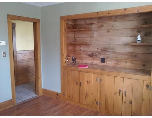 28 S Stowell St, Worcester, MA 01604 photo 3