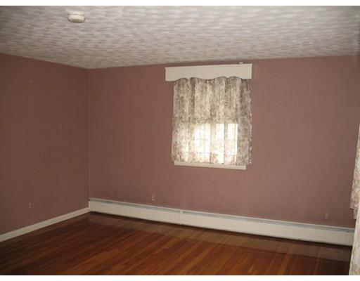 67 Gates Ln, Worcester, MA 01603 photo 2