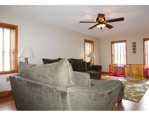 54 Pheasant Dr, Springfield, MA 01119 photo 4
