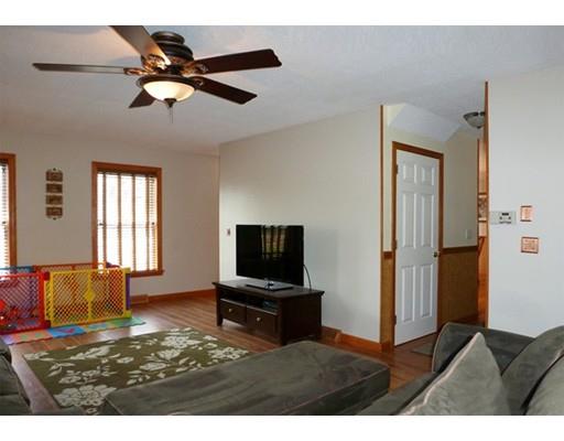 54 Pheasant Dr, Springfield, MA 01119 photo 5