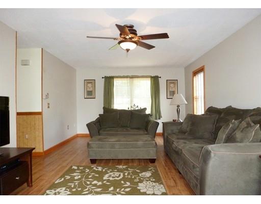 54 Pheasant Dr, Springfield, MA 01119 photo 3