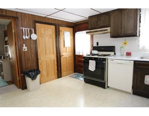 17 Pearson St, Saugus, MA 01906 photo 4