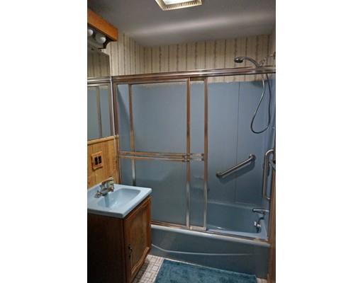 112 Mayflower Rd, Springfield, MA 01118 photo 13