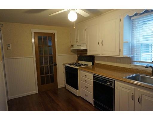 112 Mayflower Rd, Springfield, MA 01118 photo 9