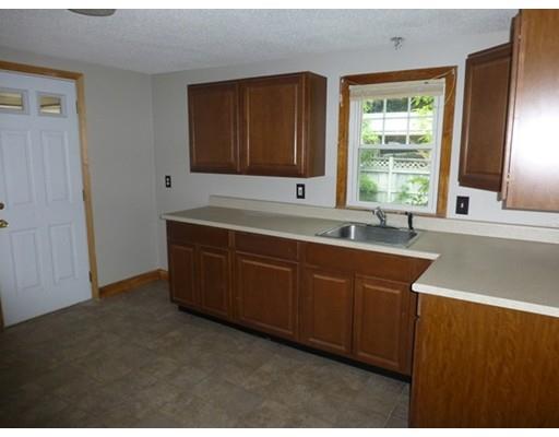 90 El Paso St, Springfield, MA 01104 photo 6