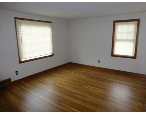 90 El Paso St, Springfield, MA 01104 photo 4