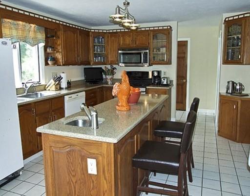 8 Lakeview Cir, Sutton, MA 01590 photo 11