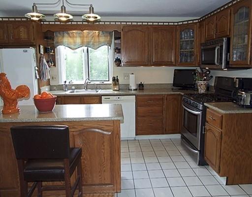 8 Lakeview Cir, Sutton, MA 01590 photo 12